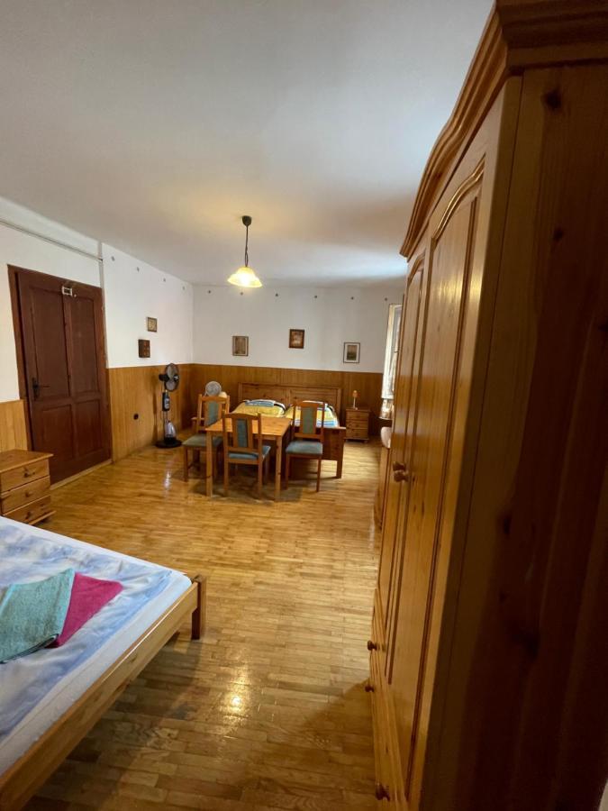 Katalinkert Panzio Bed and Breakfast Γκιόρ Εξωτερικό φωτογραφία