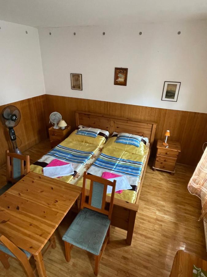 Katalinkert Panzio Bed and Breakfast Γκιόρ Εξωτερικό φωτογραφία
