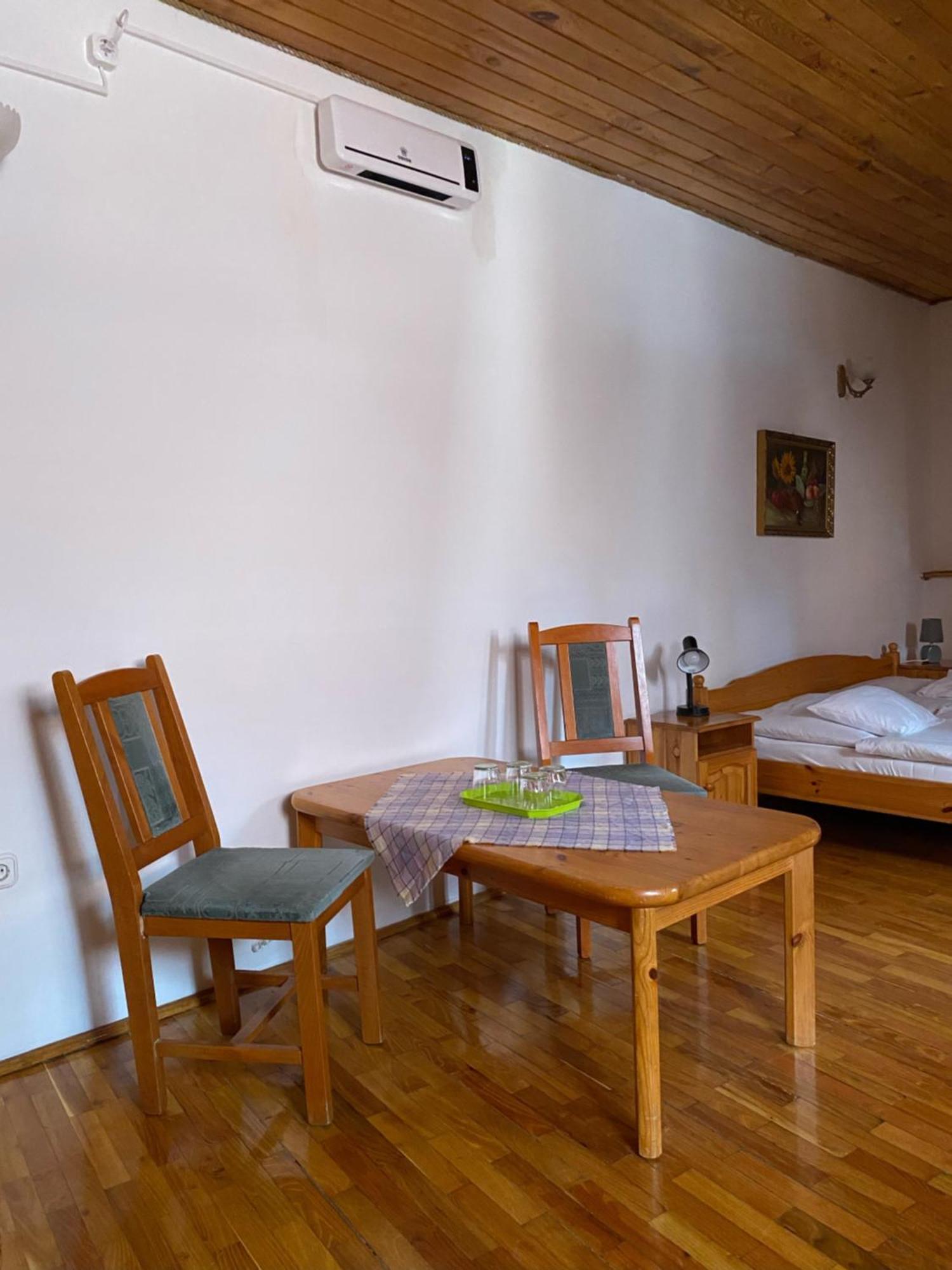 Katalinkert Panzio Bed and Breakfast Γκιόρ Εξωτερικό φωτογραφία