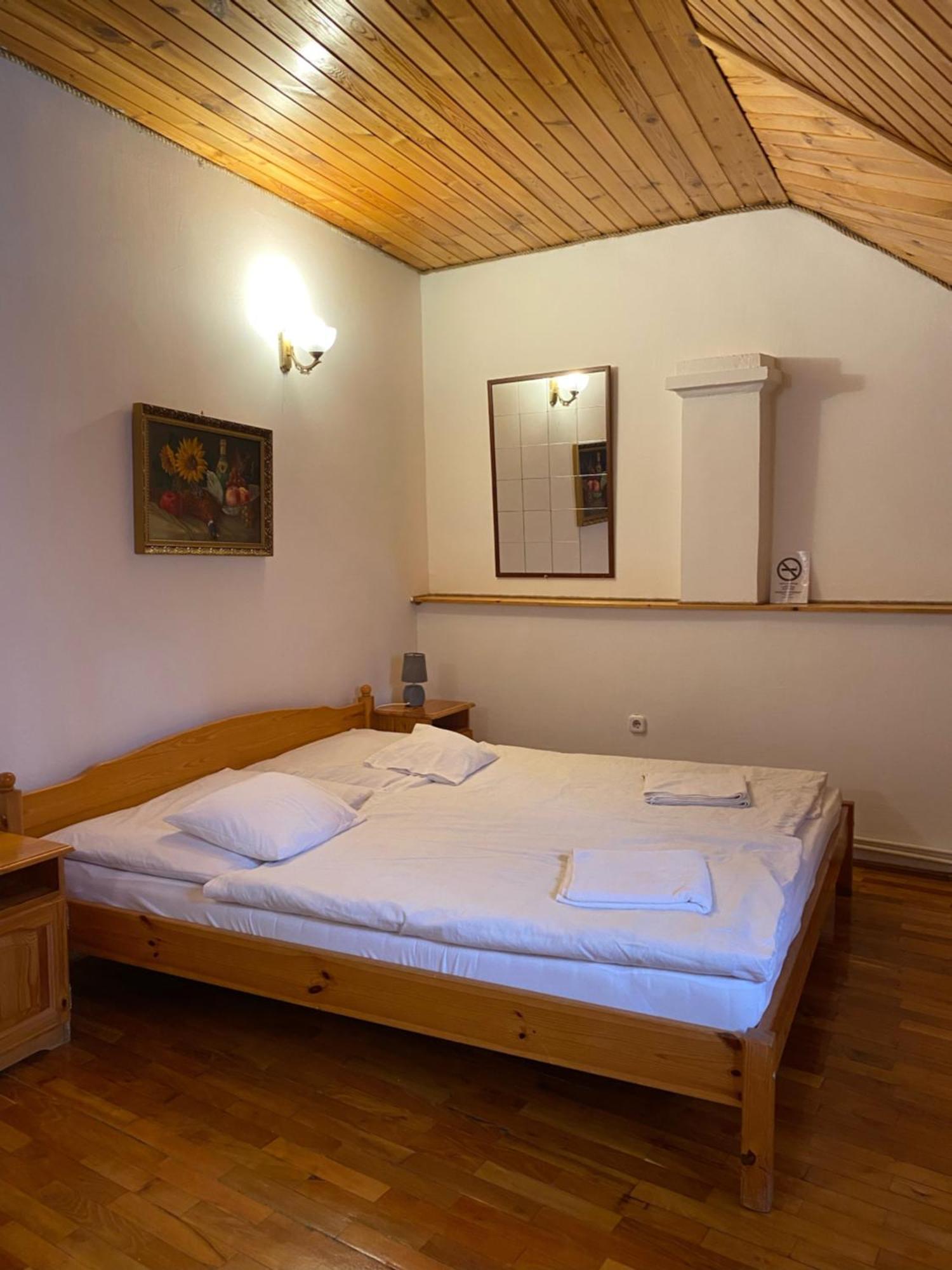 Katalinkert Panzio Bed and Breakfast Γκιόρ Εξωτερικό φωτογραφία