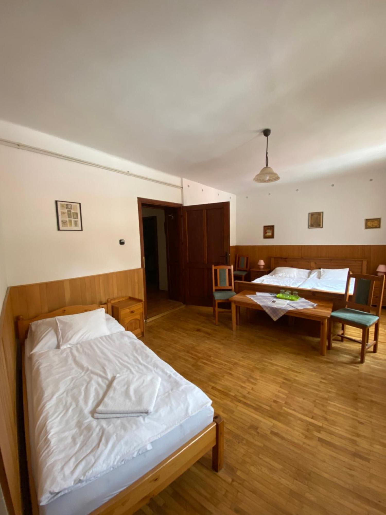 Katalinkert Panzio Bed and Breakfast Γκιόρ Εξωτερικό φωτογραφία