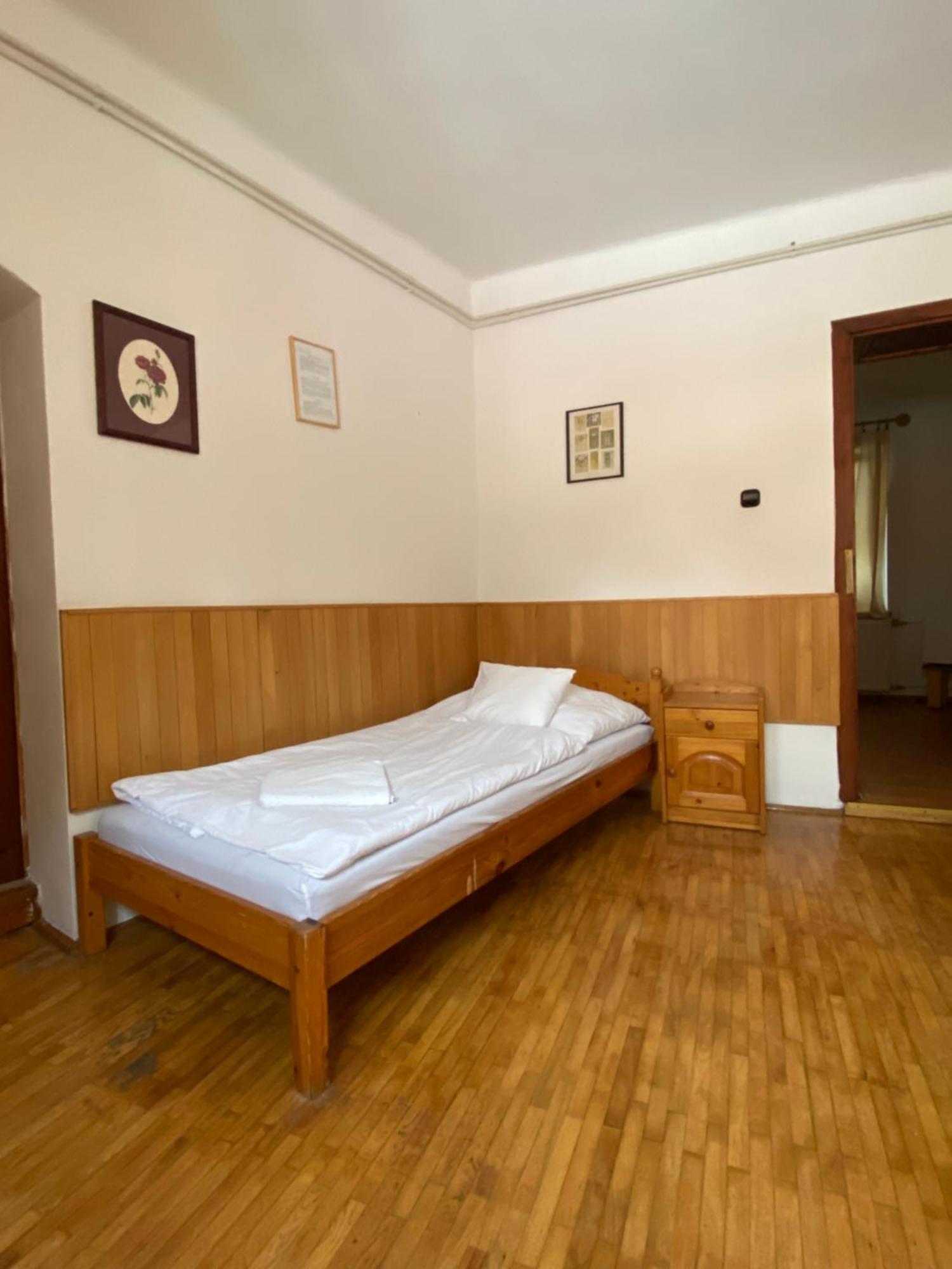 Katalinkert Panzio Bed and Breakfast Γκιόρ Εξωτερικό φωτογραφία