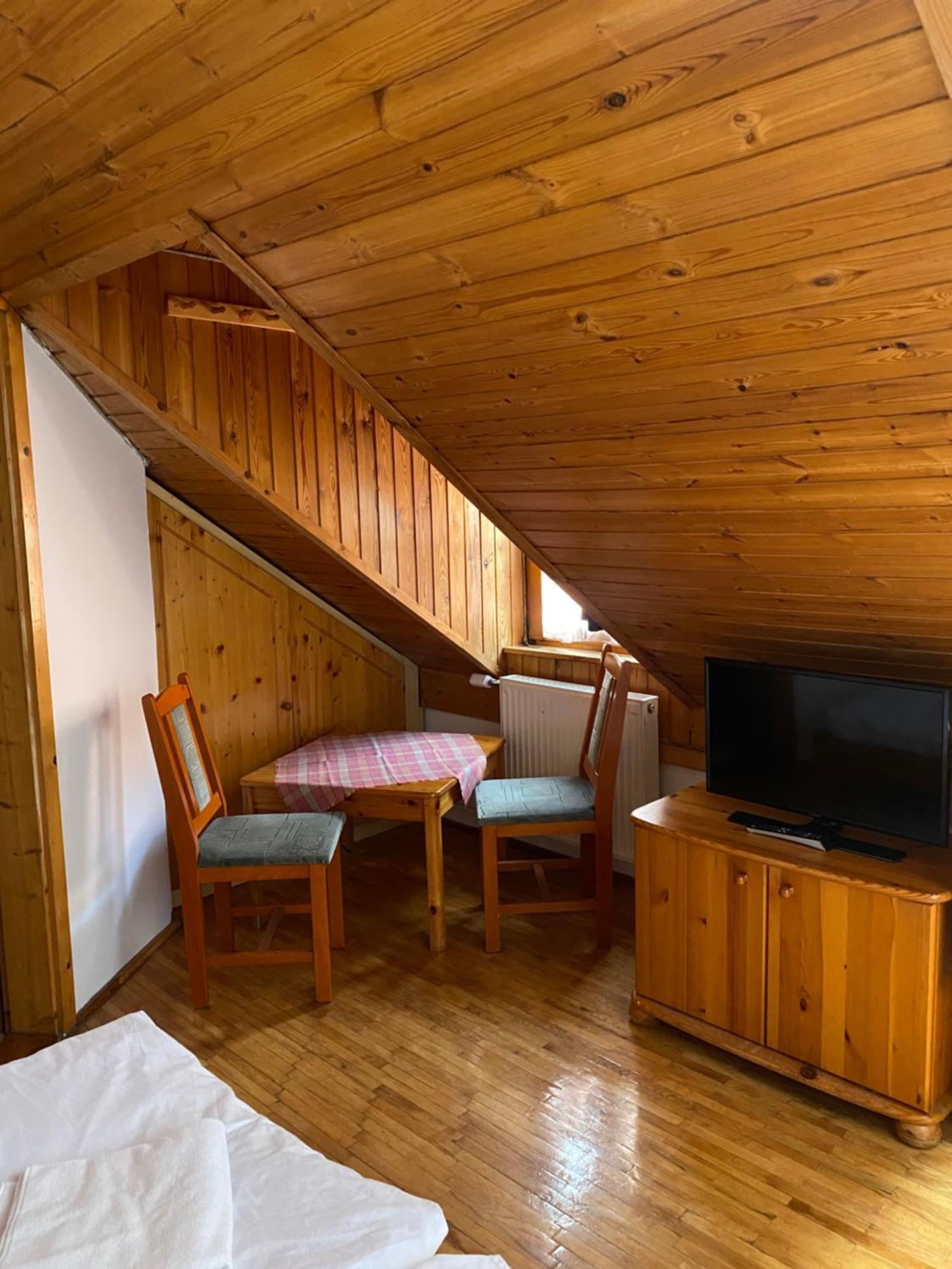 Katalinkert Panzio Bed and Breakfast Γκιόρ Εξωτερικό φωτογραφία