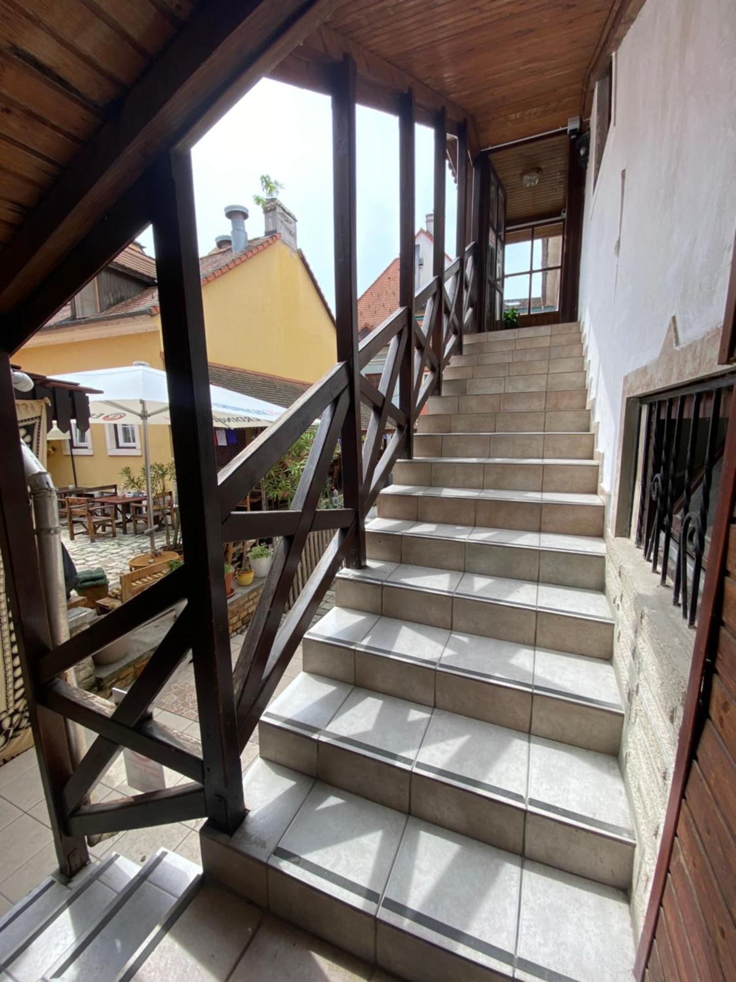 Katalinkert Panzio Bed and Breakfast Γκιόρ Εξωτερικό φωτογραφία